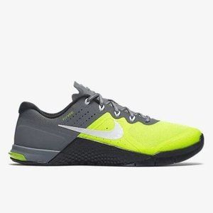 Nike Womens Metcon 2 # 821913-700 Low Top Cross Fit Sneakers (Size 6.5)